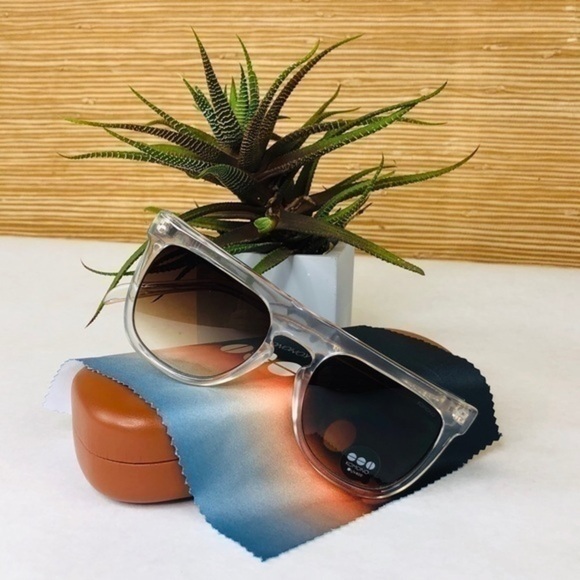 KOMONO Bennet Clear Sunglasses 🕶 (NEW) - Picture 6 of 11